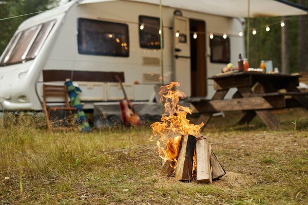 Le Camping Le Garrigon dispose-t-il d'un service de navette pour les attractions locales ?